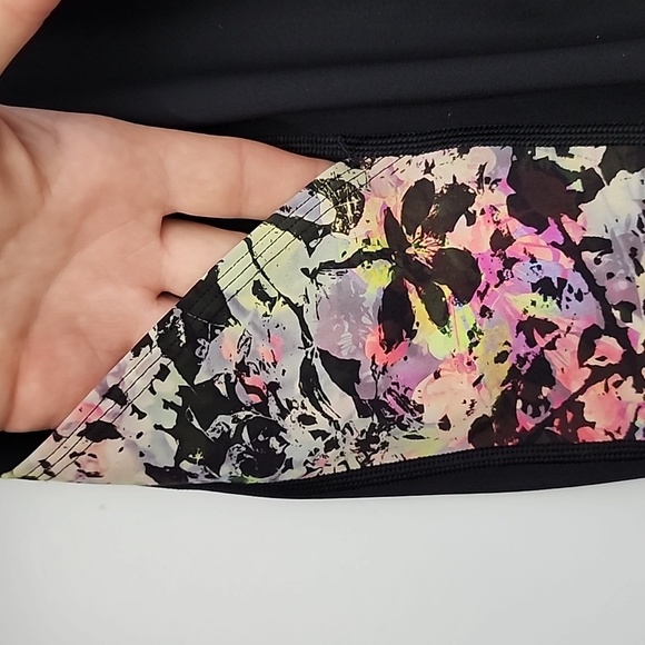 NWT Lululemon High-Rise Paddle  Crop Length Black Blossom Pink Multi Size 6 - Picture 11 of 16